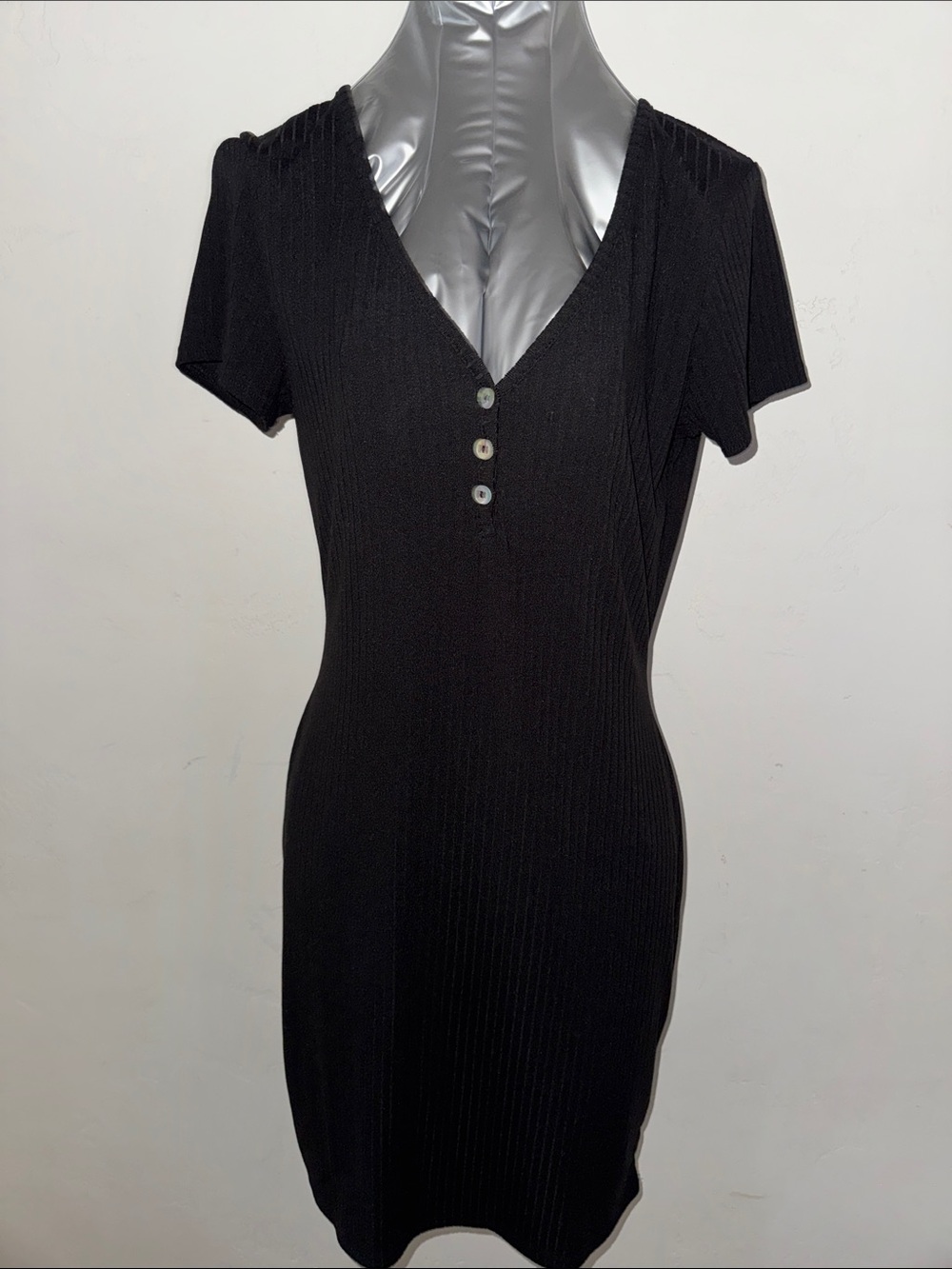 Planet Gold Black V‑Neck Short Sleeve Mini Dress